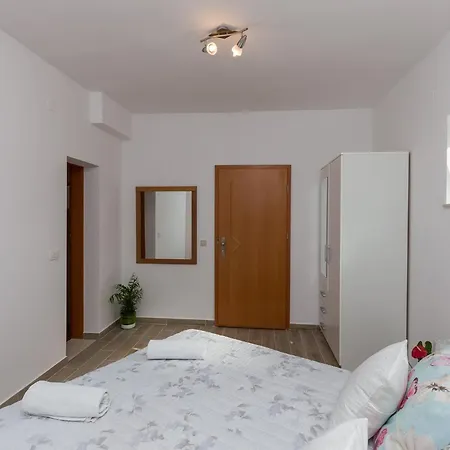Apartmán Bla Evi - One Bedroom With Terrace And View Mlini